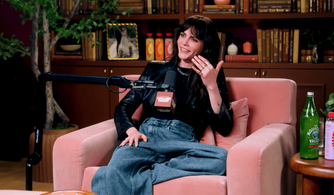 Cara Delevingne Dishes on the Fellow Victoria’s Secret Supermodel Whose Naked Body Made Her Literally Pass Out