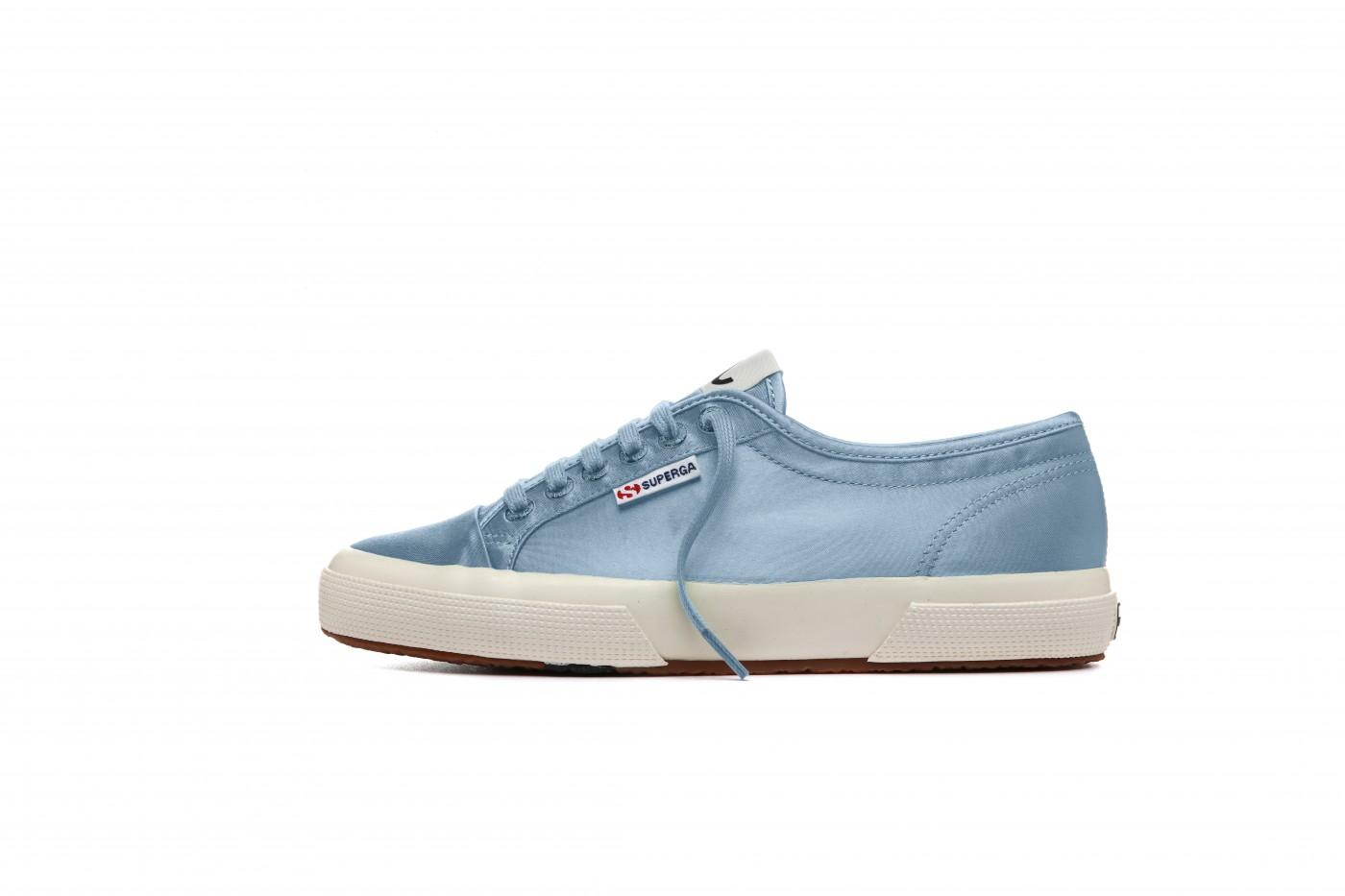 The Only Shoe Alexa Chung and Her Mother Can Agree On The Only Shoe Alexa Chung and Her Mother Can Agree On