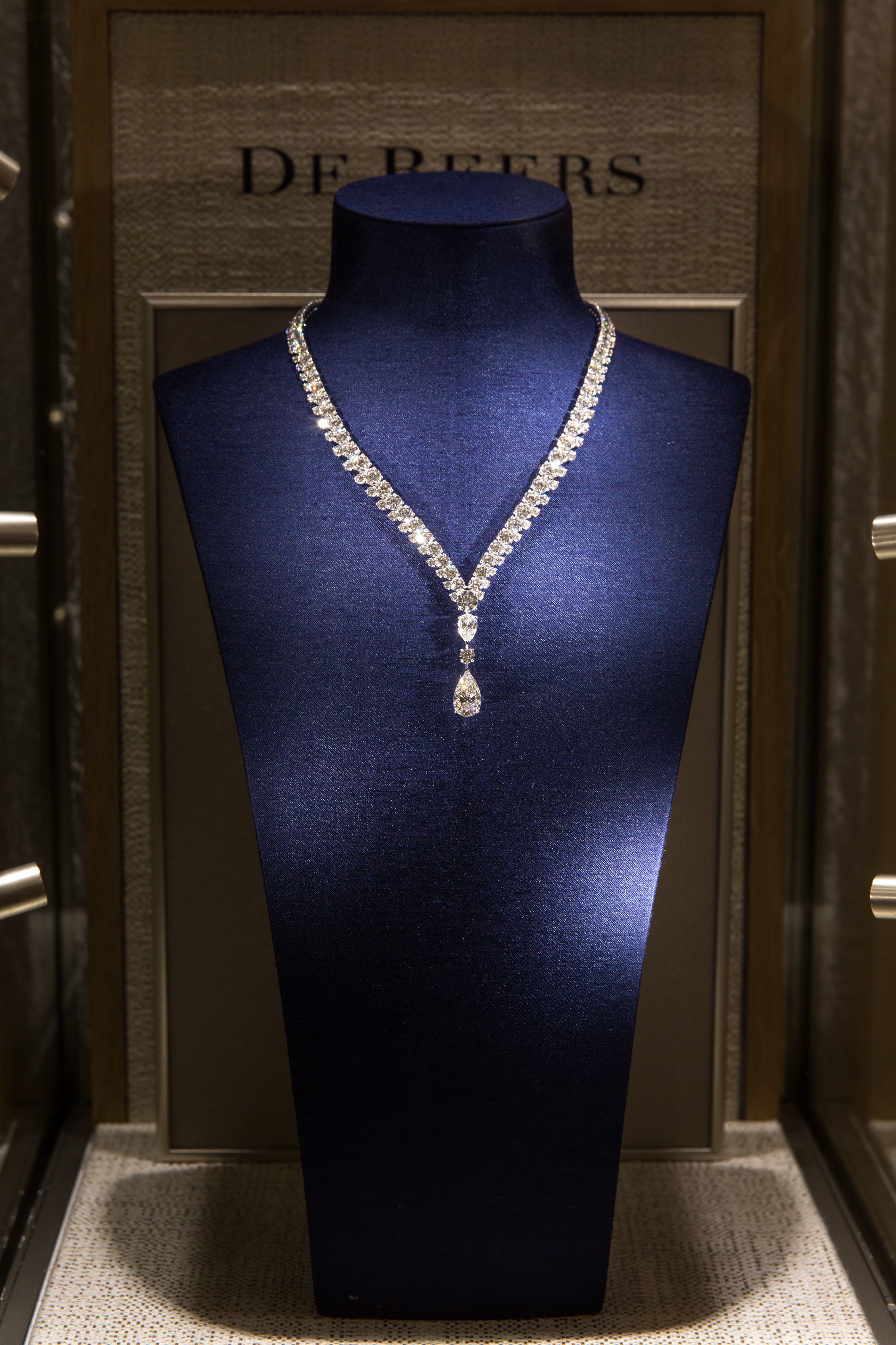 De Beers Diamond Jewellers unveils new home on Madison Avenue in