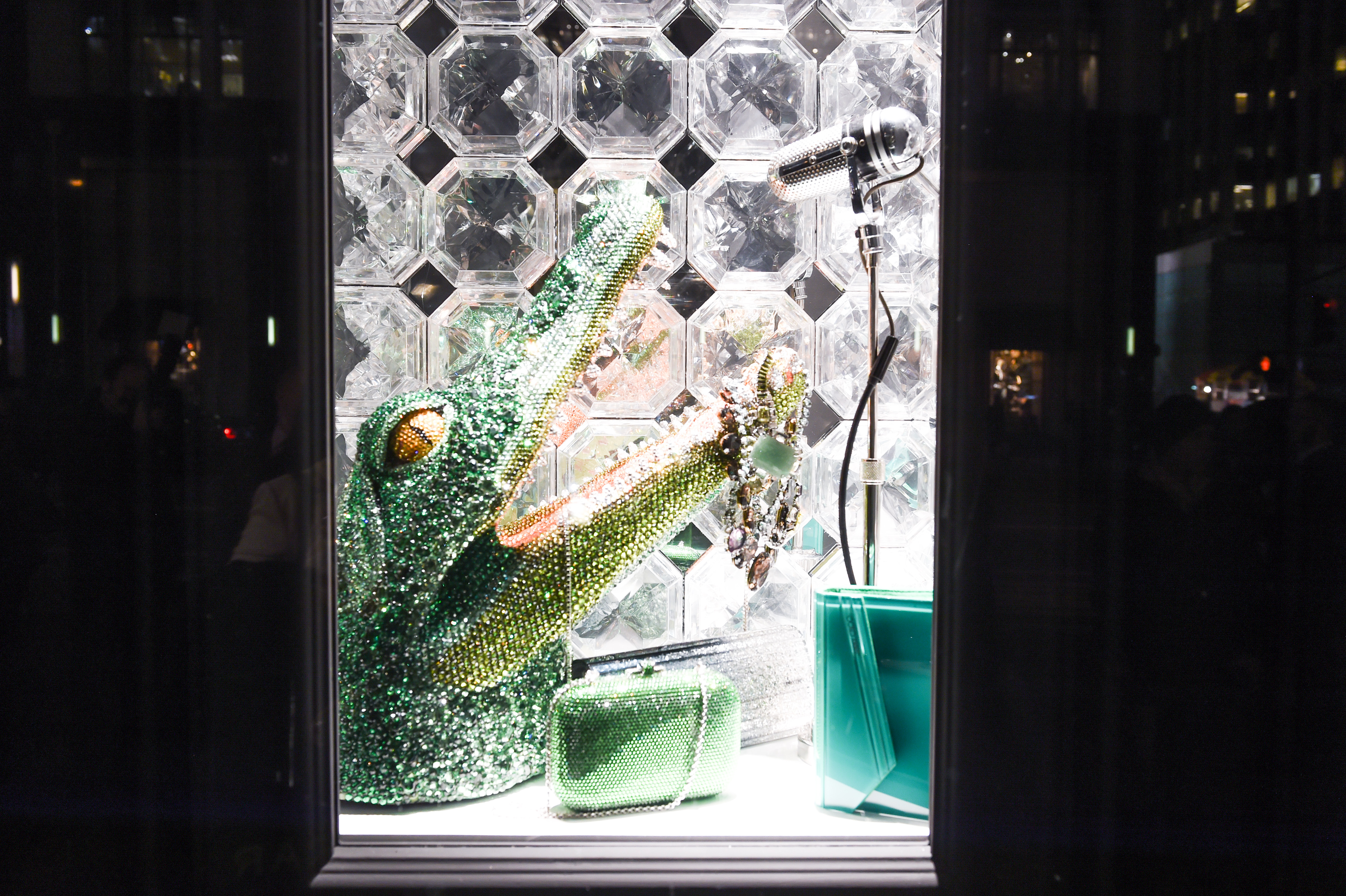 6 Fascinating Facts You Never Knew About Bergdorf Goodman's Fabulous  Holiday Windows - Daily Front Row