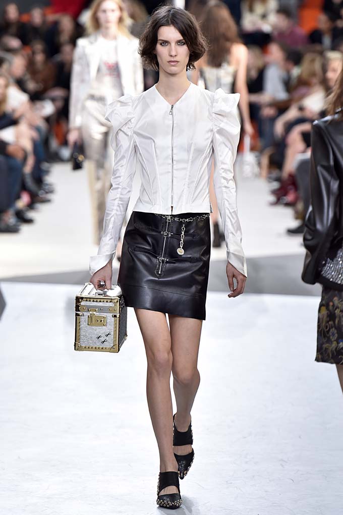 Louis Vuitton Fall 2015 - Daily Front Row