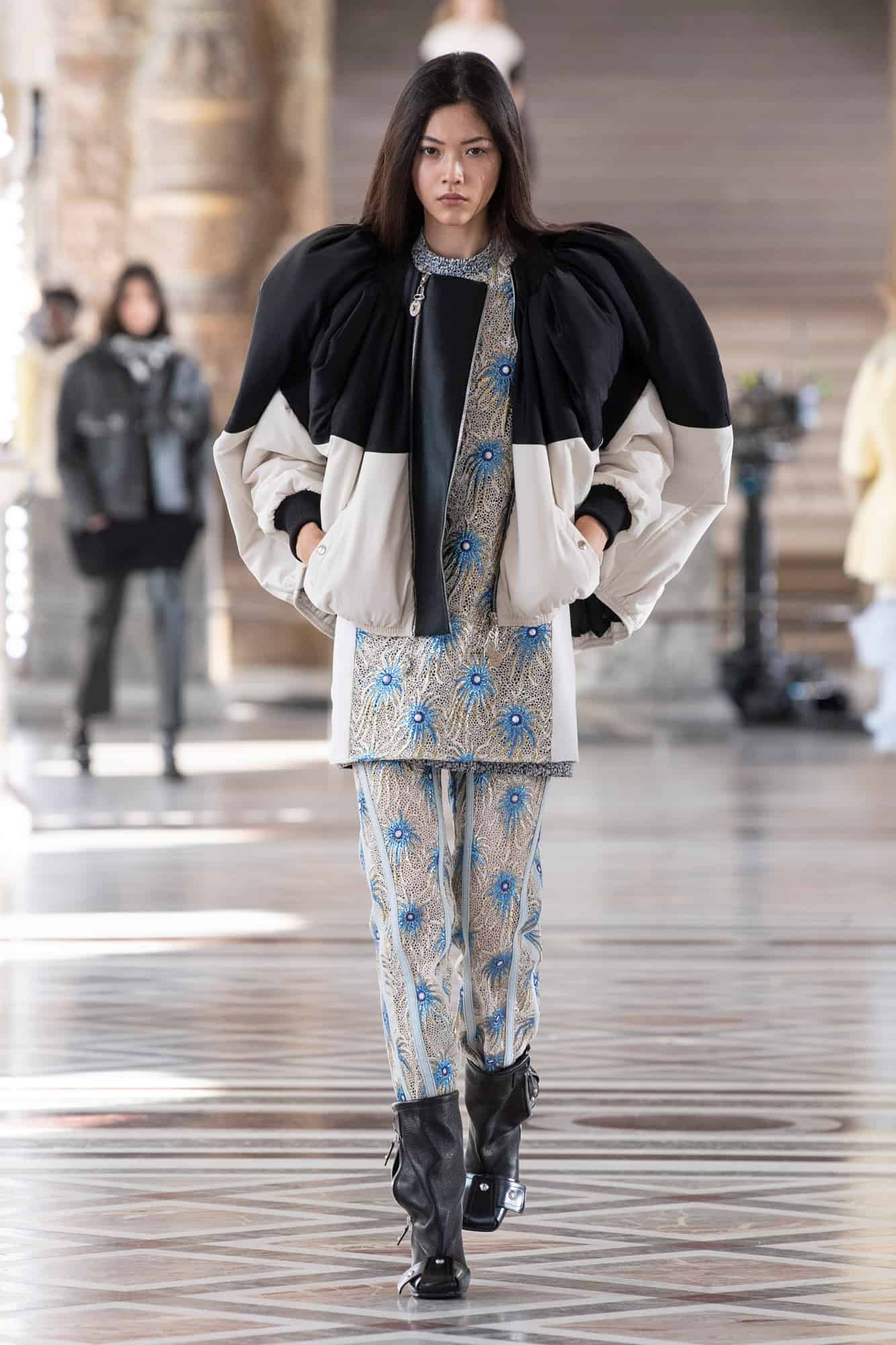 Louis Vuitton Takes Over The Lourve For Fall Winter '21