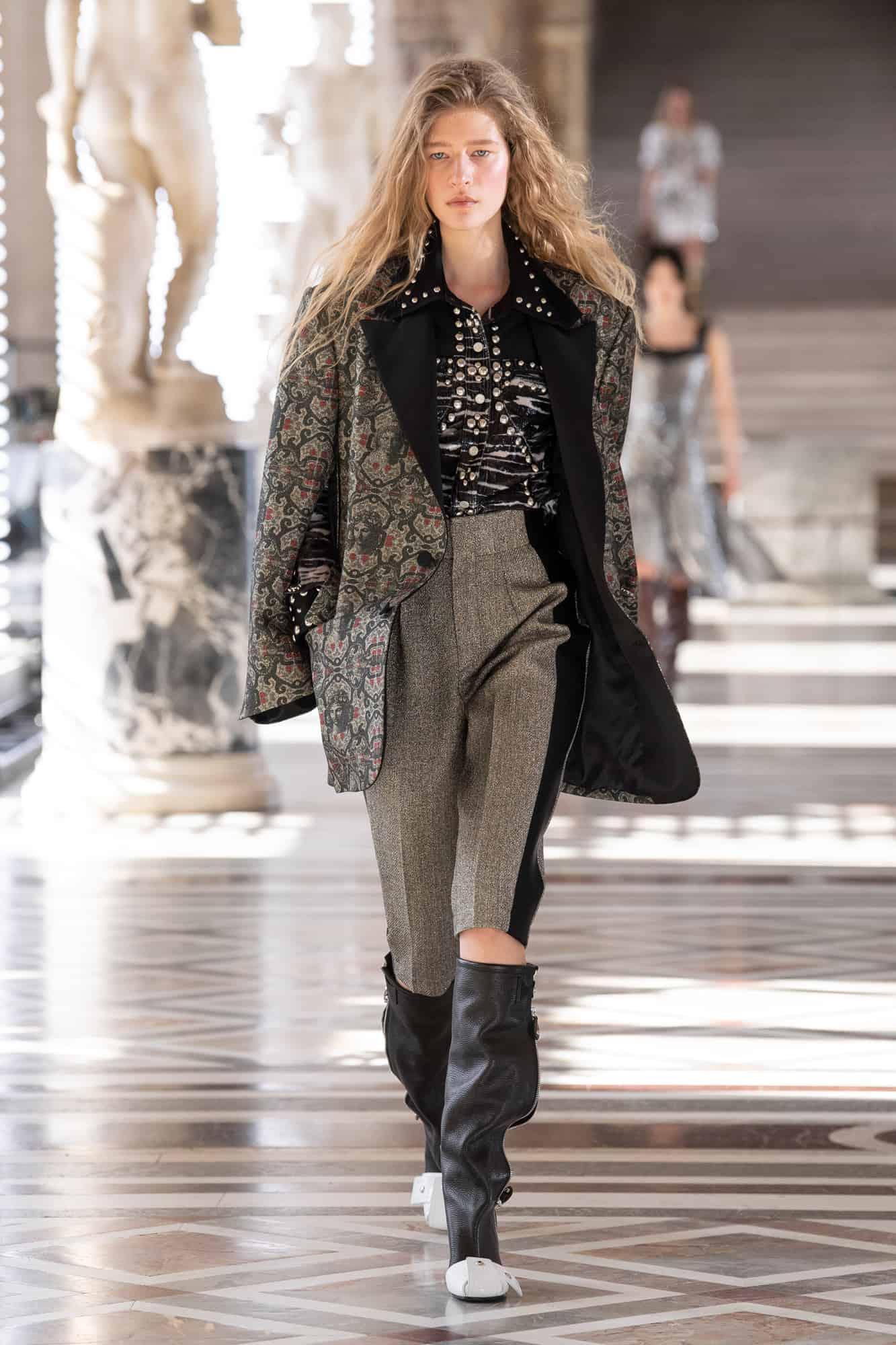 Louis Vuitton FW 21 The Age Of Enlightenment takes over The Lourve