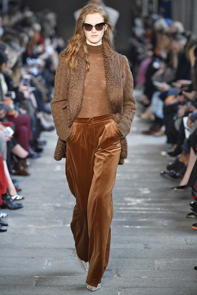 Max Mara Fall/Winter 2017 - Daily Front Row