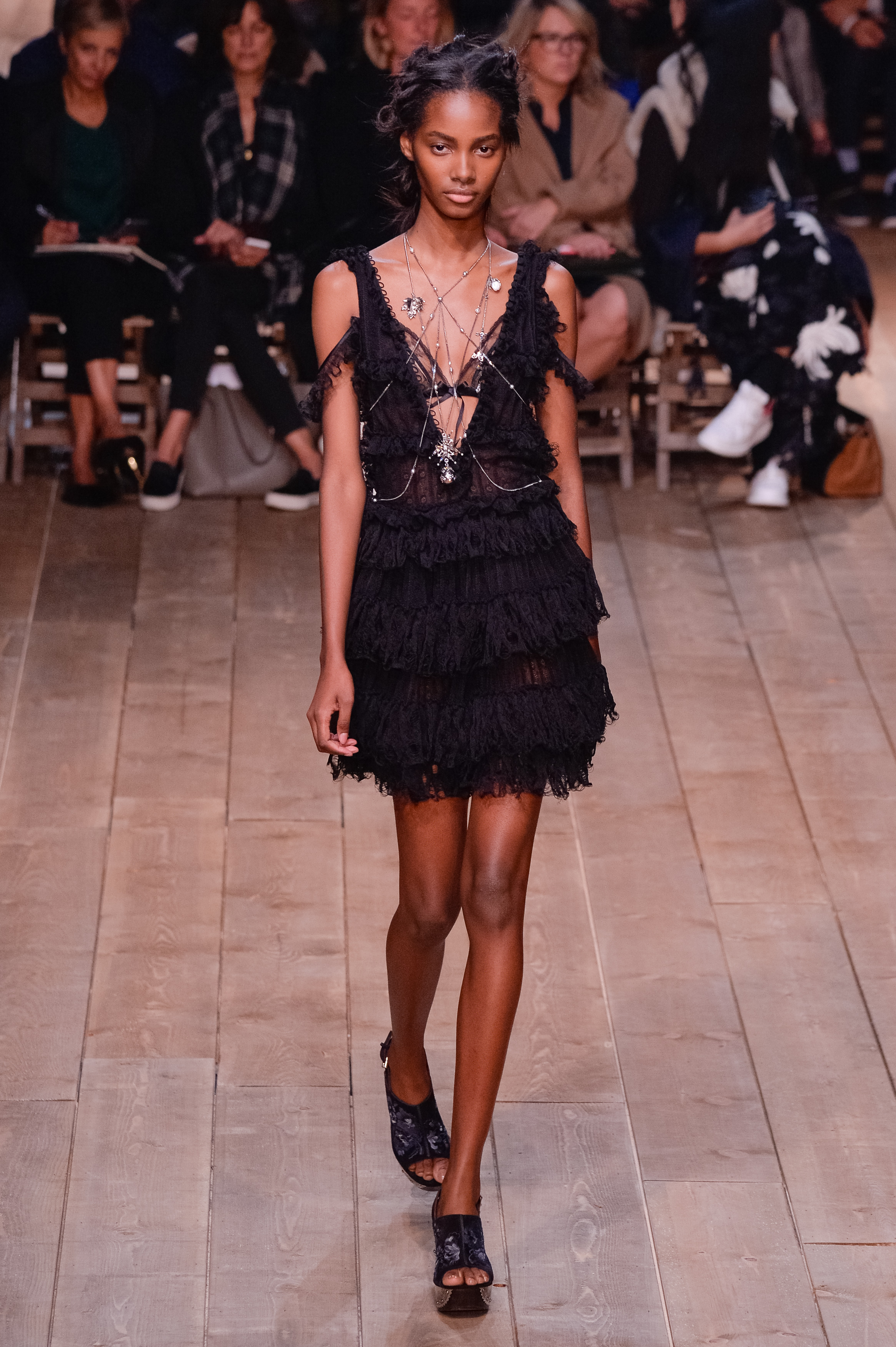 Sarah Burton's Fairy Tale for Alexander McQueen Spring 2016 - Daily Front  Row