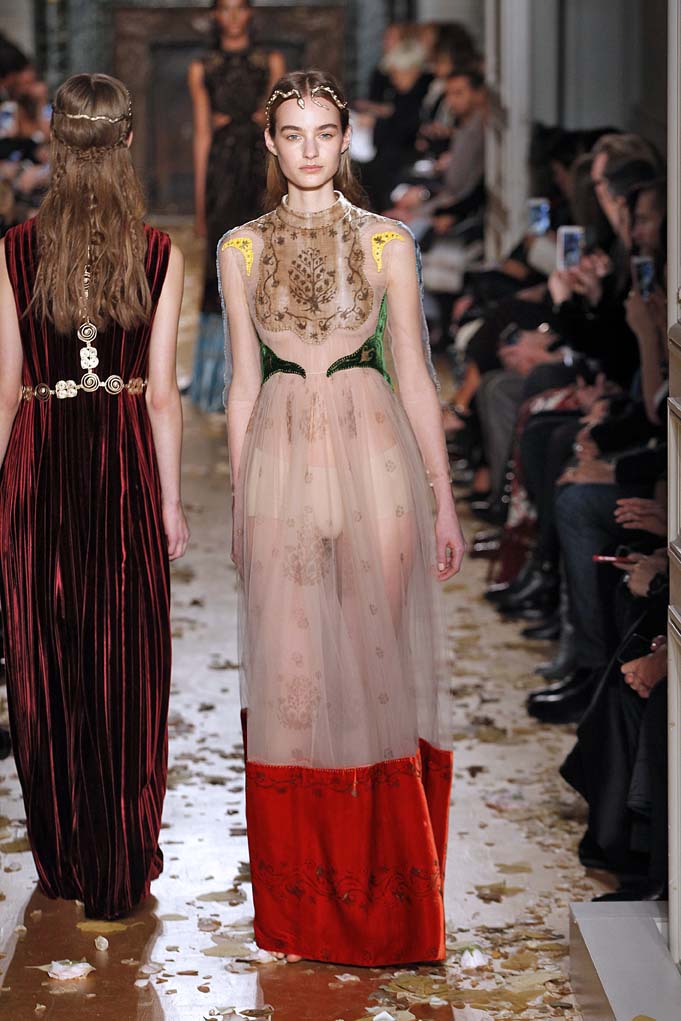 Valentino Haute Couture Spring 2016 - Daily Front Row