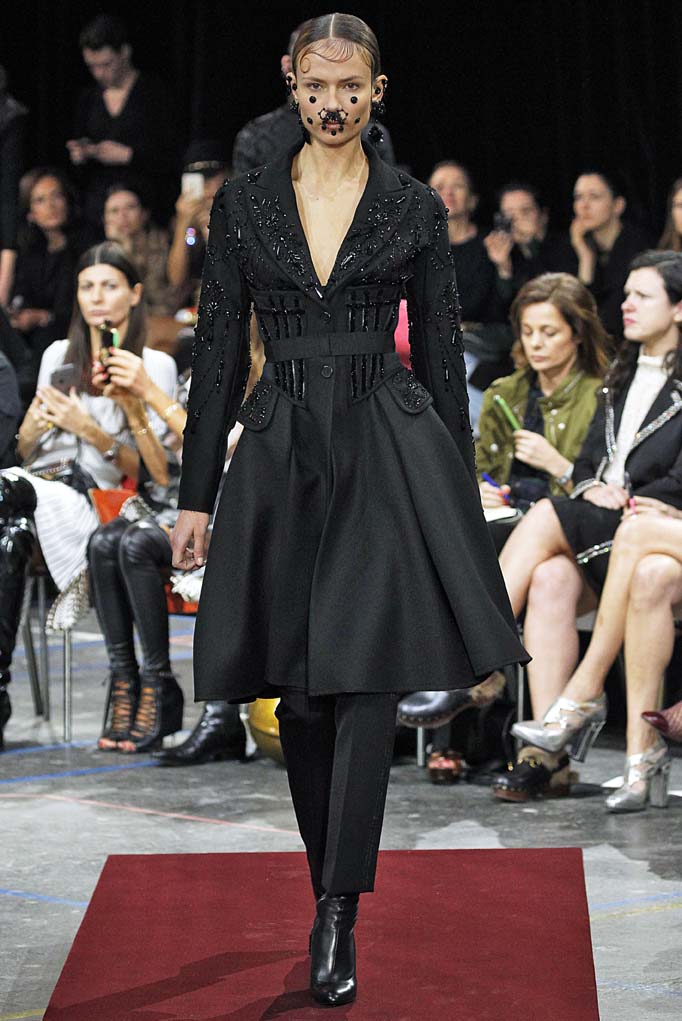 Givenchy Fall 2015 - Daily Front Row