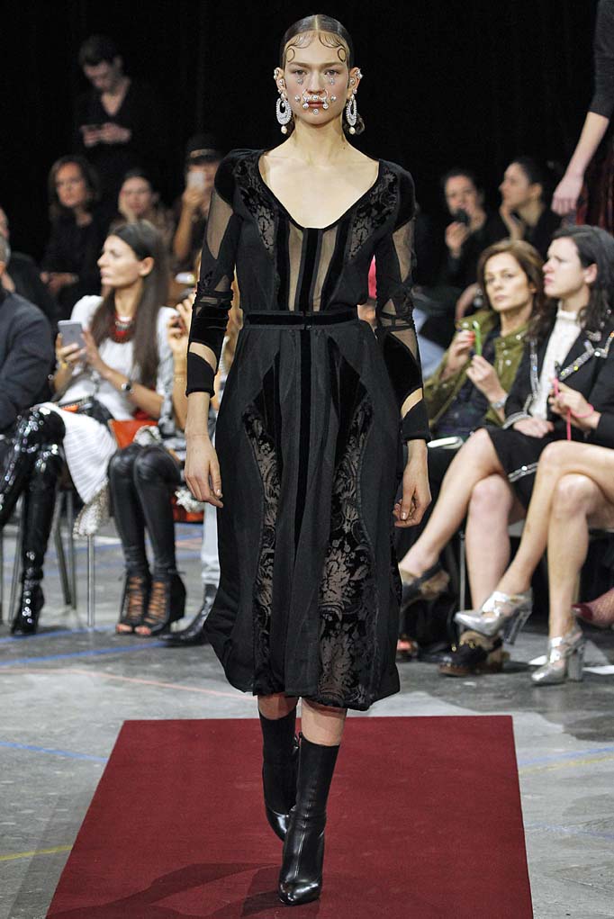 Givenchy Fall 2015 - Daily Front Row