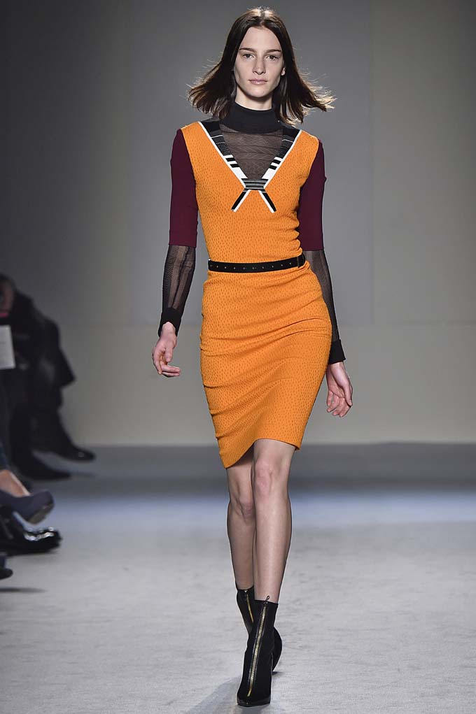 Roland Mouret Paris RTW Fall Winter 2015 March 2015 - Daily Front Row