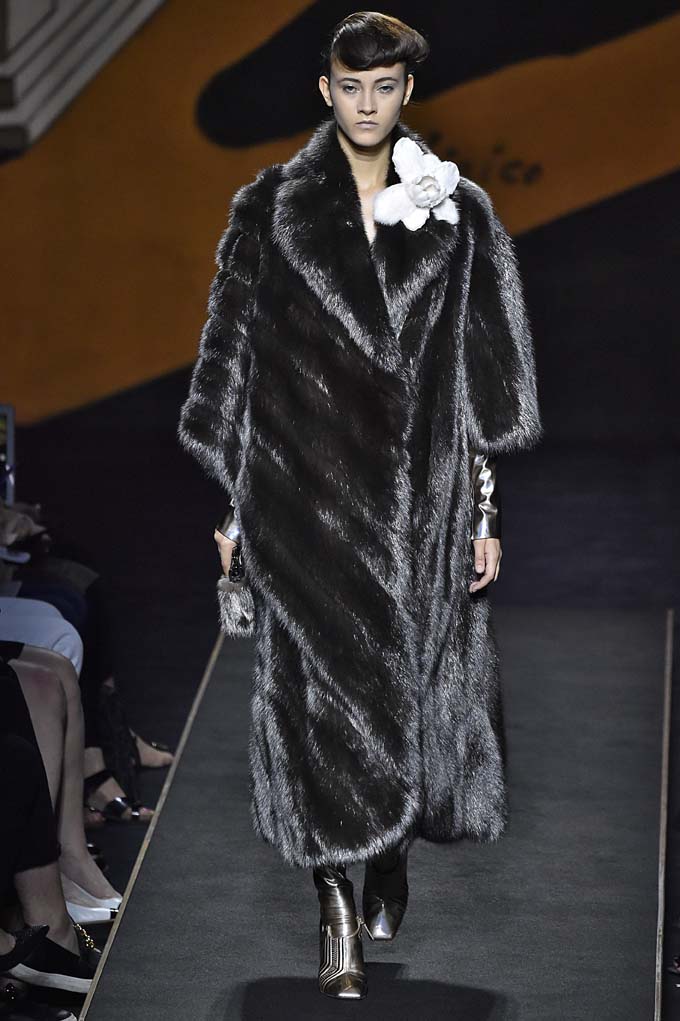 Fendi Couture Fall Daily Front Row