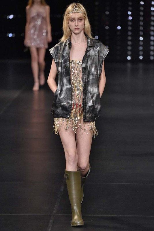 Saint Laurent Spring 2016 - Daily Front Row