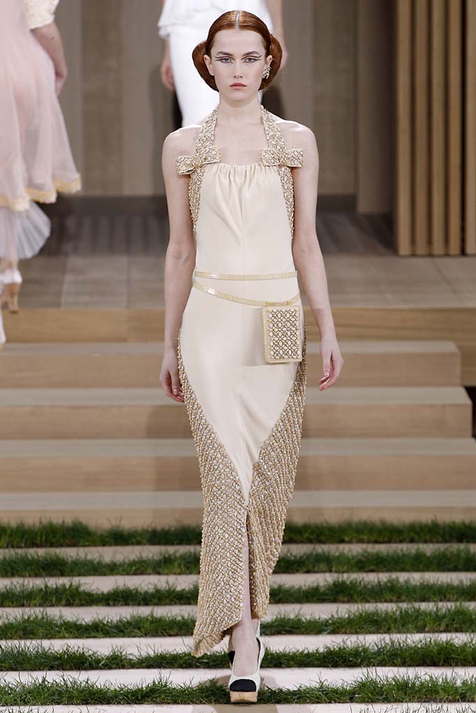 Chanel Haute Couture Spring 2016 - Daily Front Row