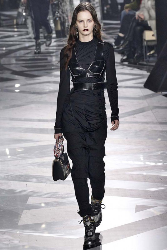 Louis Vuitton Fall/Winter 2016 - Daily Front Row