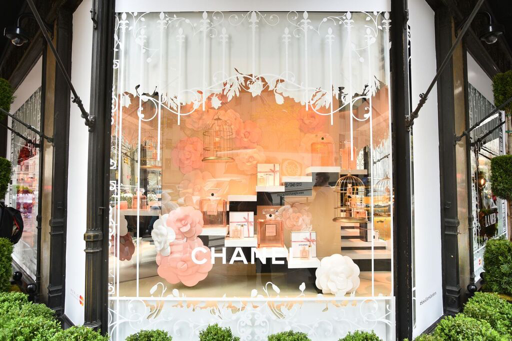 5 Chic Window Displays In Bloom at Saks Fifth Avenue
