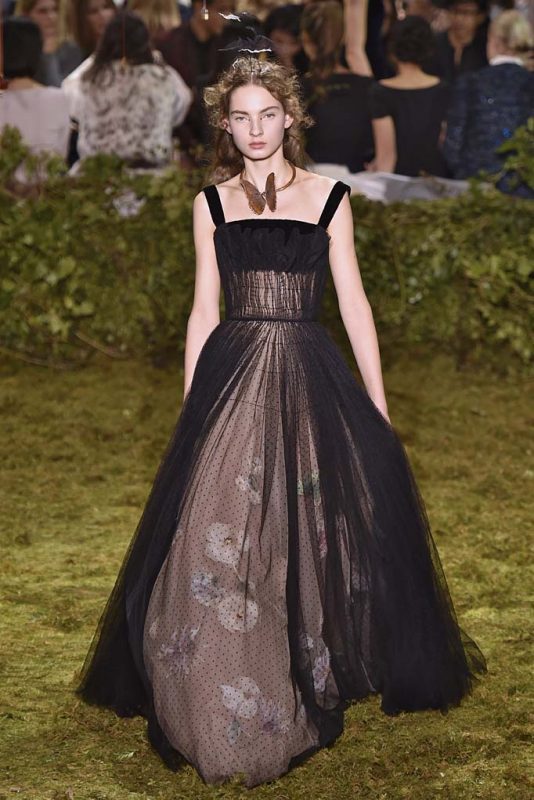 Dior Haute Couture Taps into a Whimsical, Witchy Fairy Tale for Spring -  Fashionista