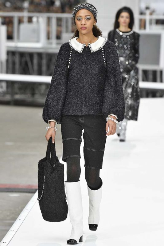 Blast Off! Chanel's Out of this World Fall/Winter 2017 Collection - Daily  Front Row