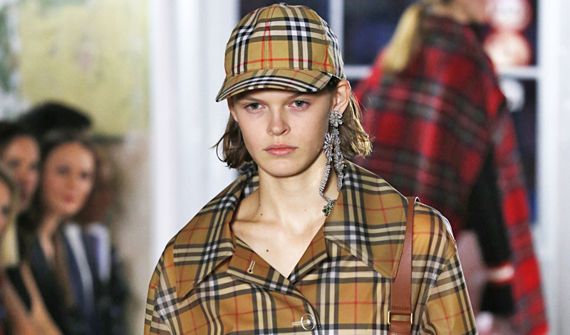 Highlights From London Fashion Week Burberry Christopher Kane Peter Pilotto Daily Front Row