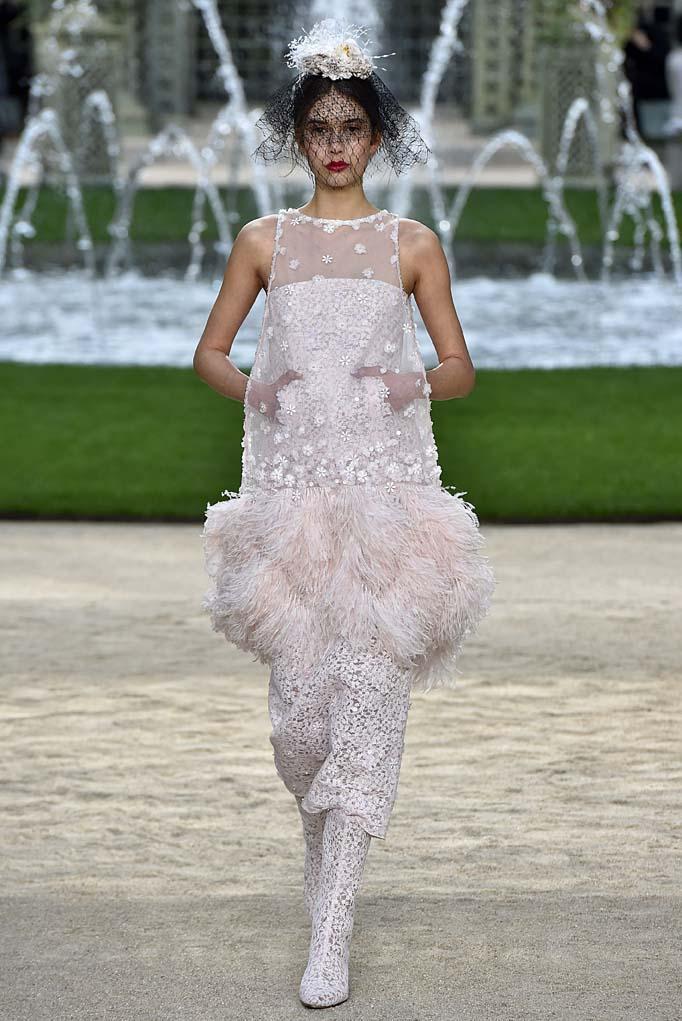 Chanel Haute Couture Spring 2018: Inside The Secret Garden With Kaia Gerber  – The Hollywood Reporter