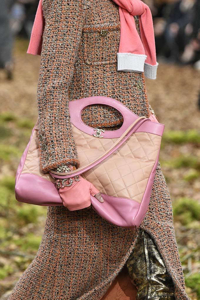 See All the New Bags From Chanel's Fall 2018 Show