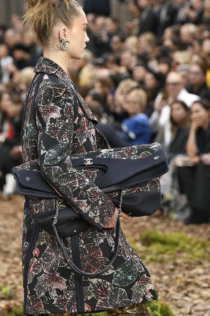 See All the New Bags From Chanel's Fall 2018 Show