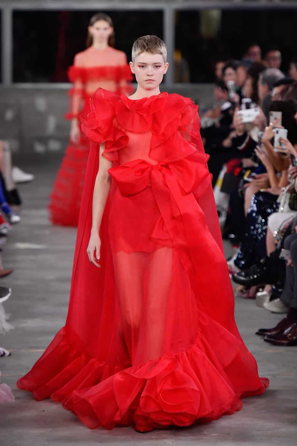 VALENTINO PRE-Fall 2019 Collection: La vie en rouge? – GIANNI VERSAILLES