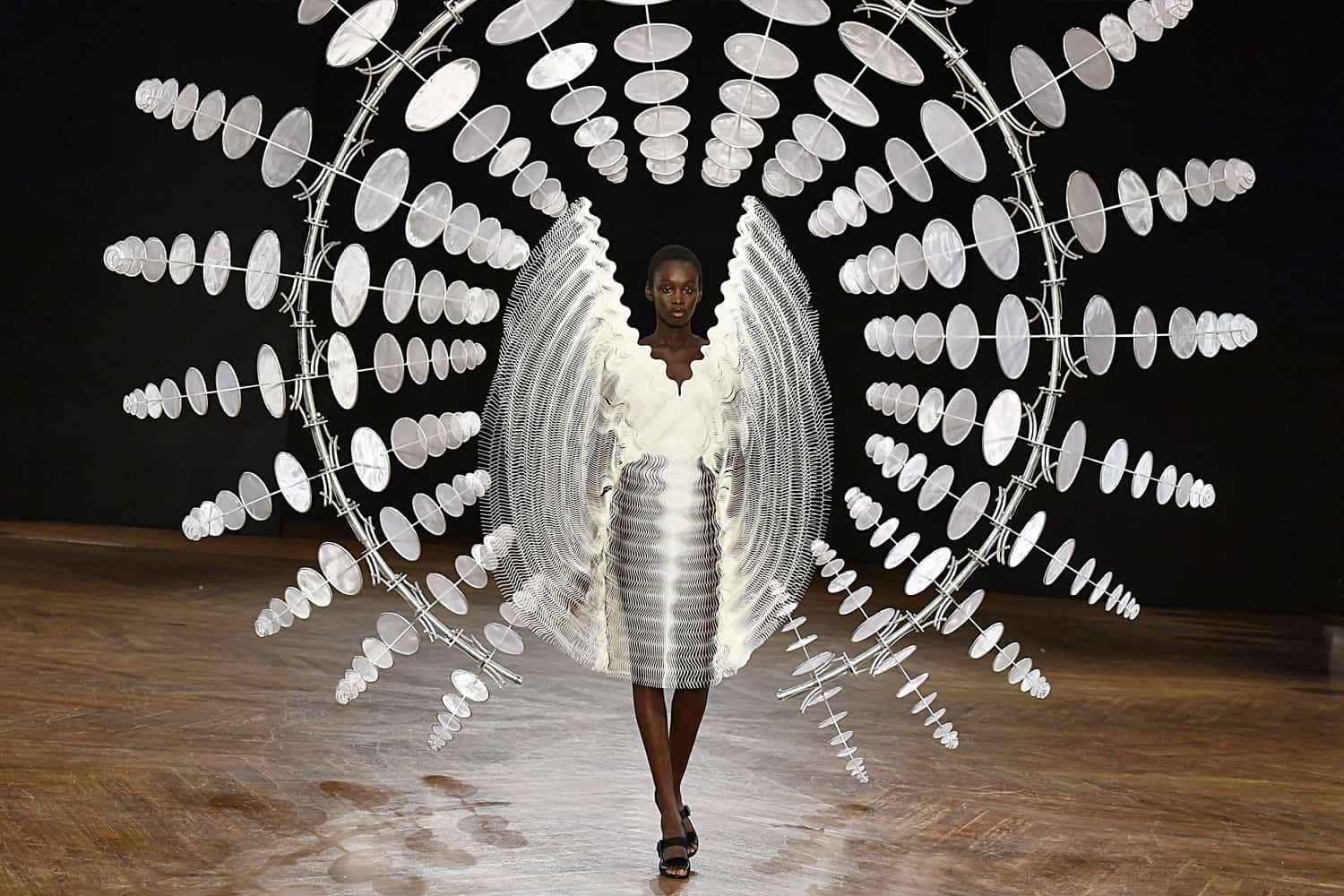 Kenzo fashion 2025 show 2019