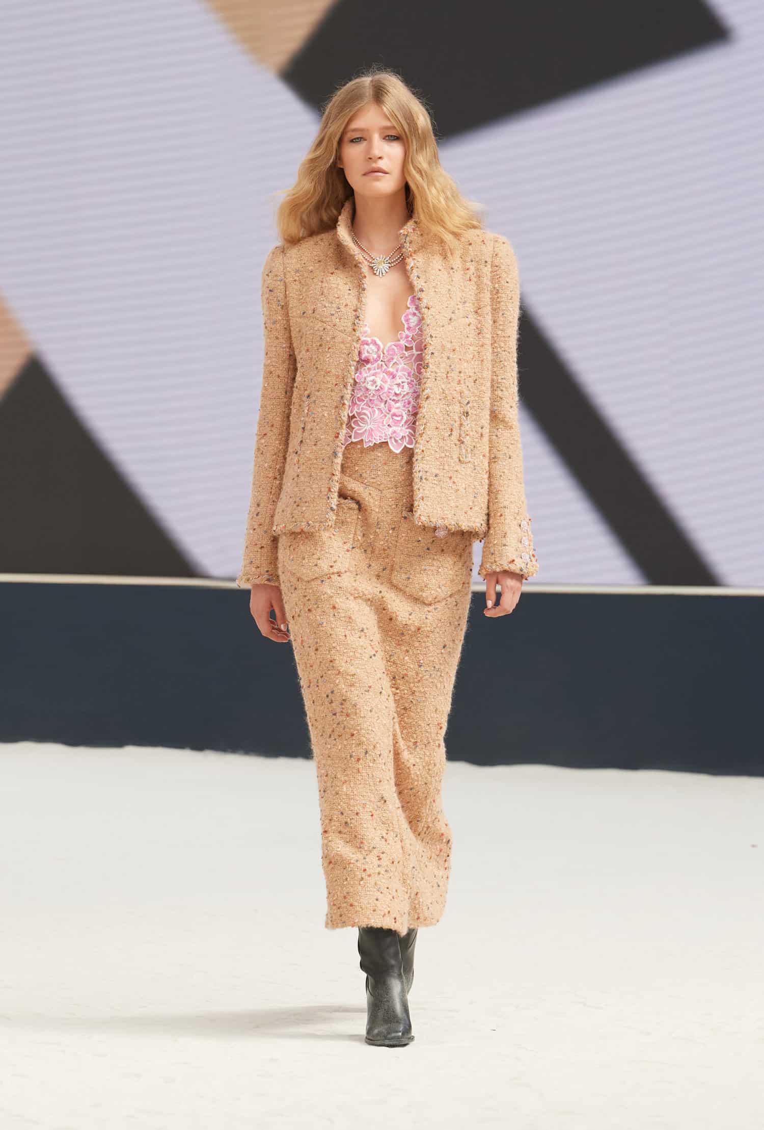 Sofia Coppola  Chanel jacket, Fashion, Fashion revolution