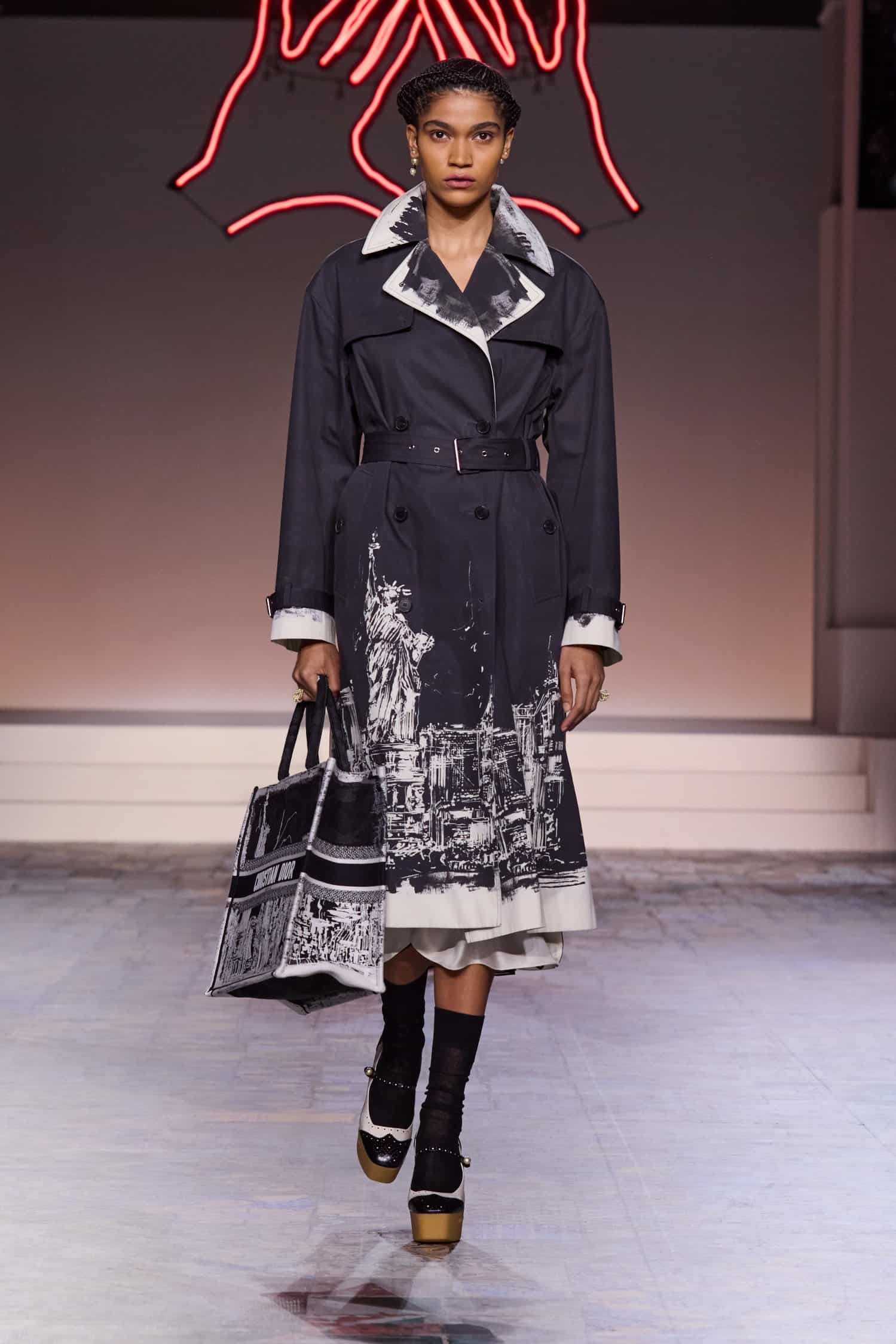 Paris Fashion Week, runway, fashion show