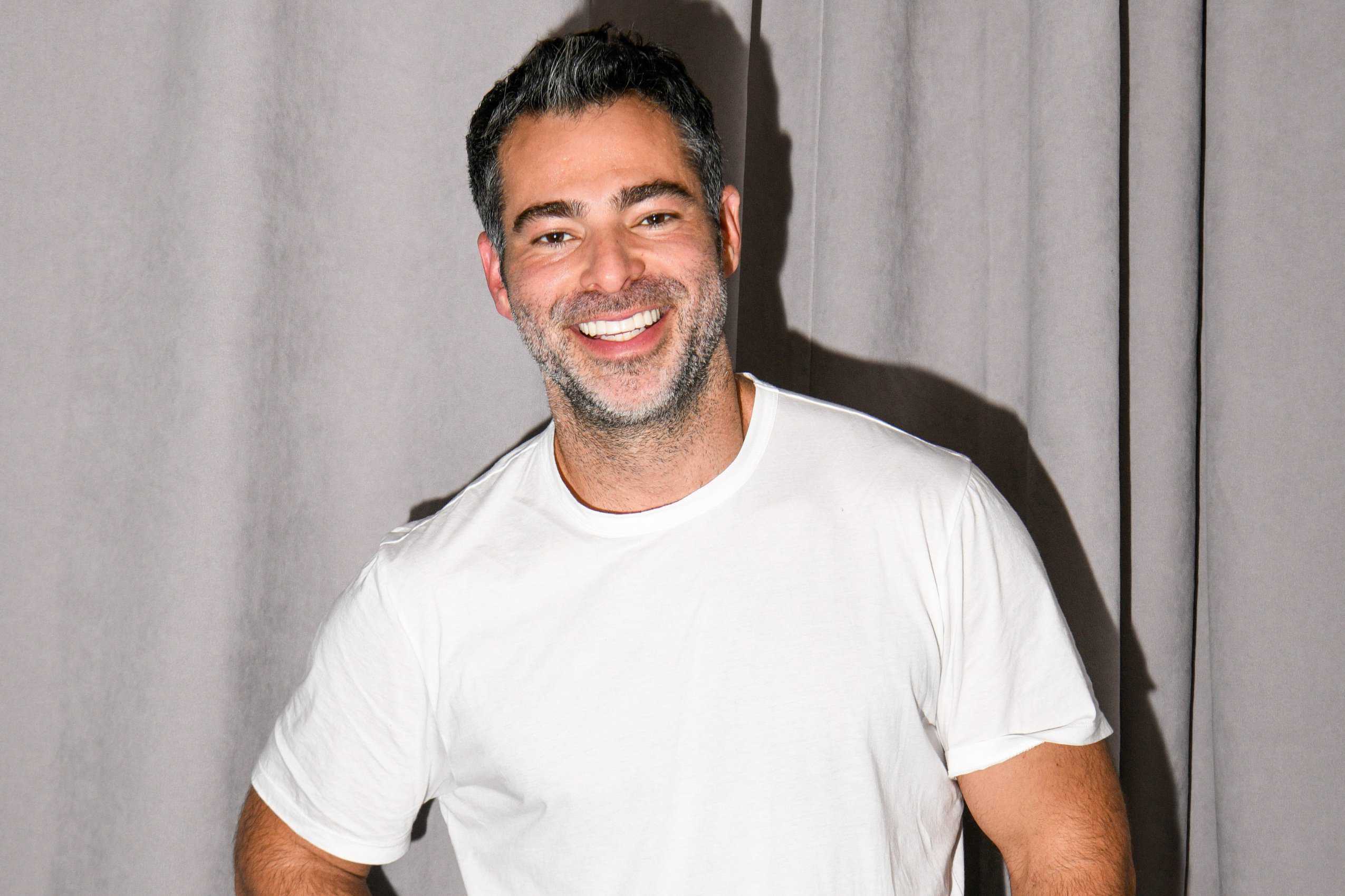 Jonathan Simkhai Reveals His Chic NYFW Rituals—And How To Take Hot Gym Selfies!