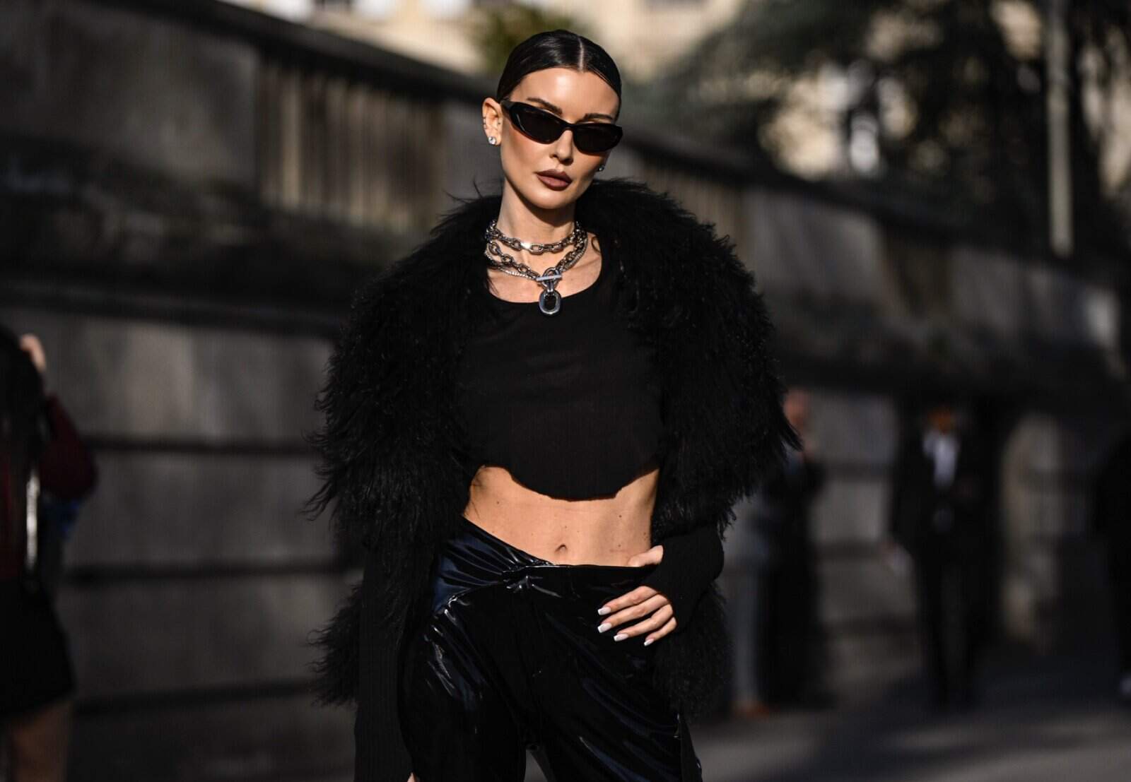 Lisa Kistermann Rocks a Dark Sleek Look for the Hermes Show at Paris Fashion Week